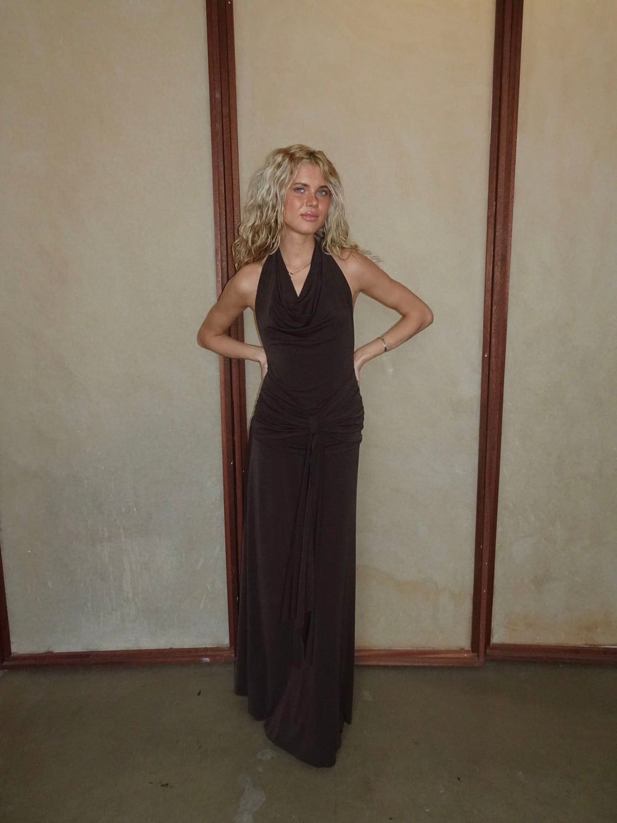Redina dress with open back - Brown