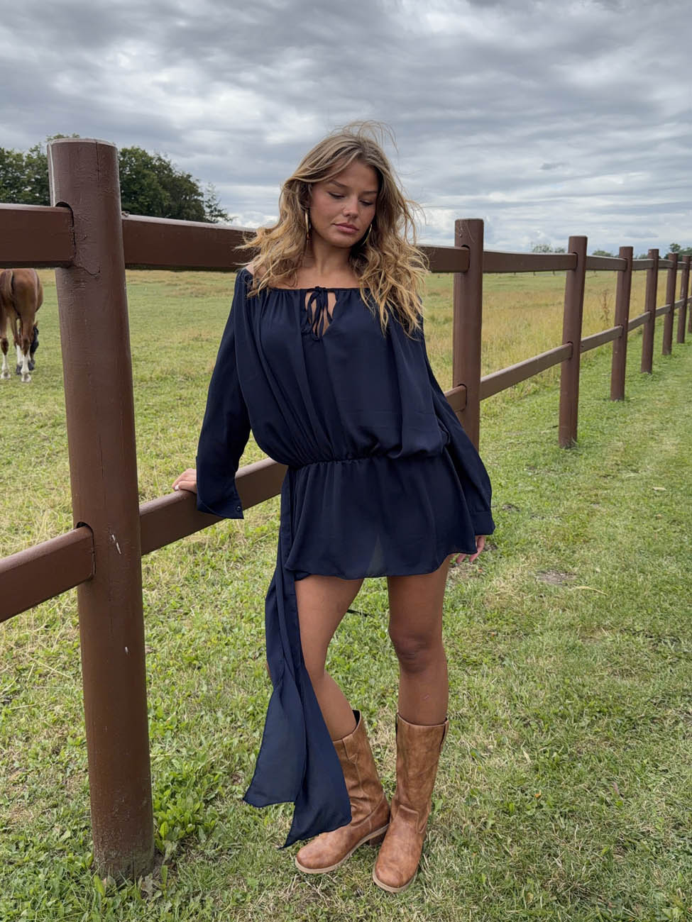 Aveline off shoulder dress - Navy